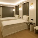 Ber Mai Inci Αττάλεια