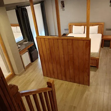 Ber Mai Inci Αττάλεια