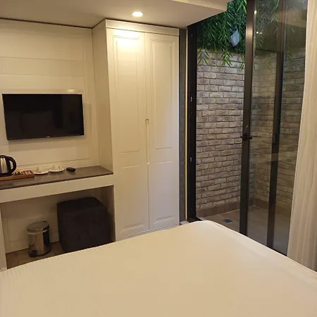 Ber Mai Inci * Antalya